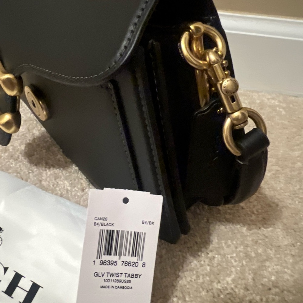 Coach Twisted Tabby 26 Shoulder Bag Black with Gold hardware - Picture 4 of 14
